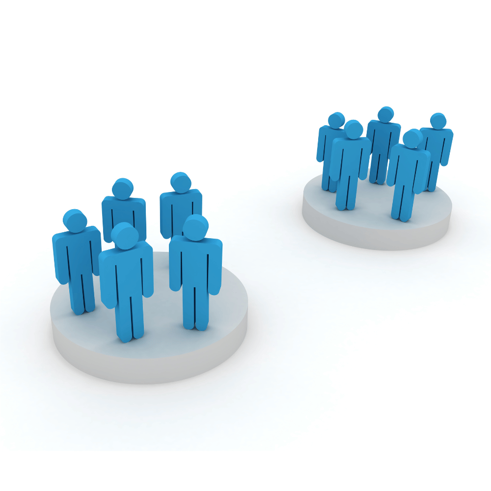 Zwei Gruppen aus blauen Figuren